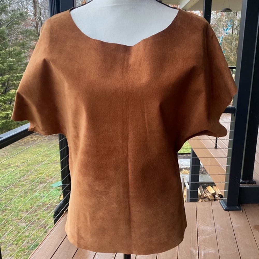🔥+BERYLL Leather HANDCRAFTED in LA🔥Beautiful leather/ suede top. Oversized XS